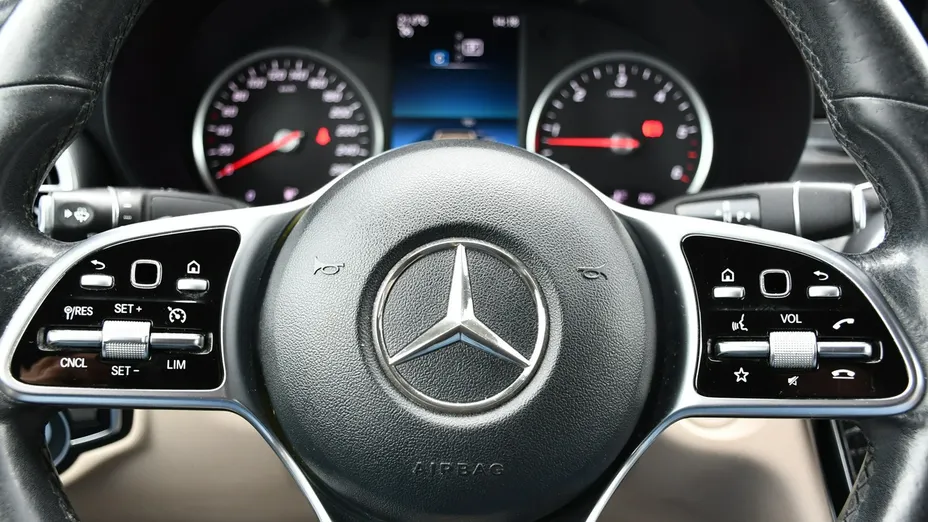 MERCEDES-BENZ GLC -