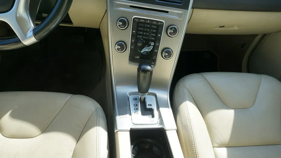 VOLVO XC60 -