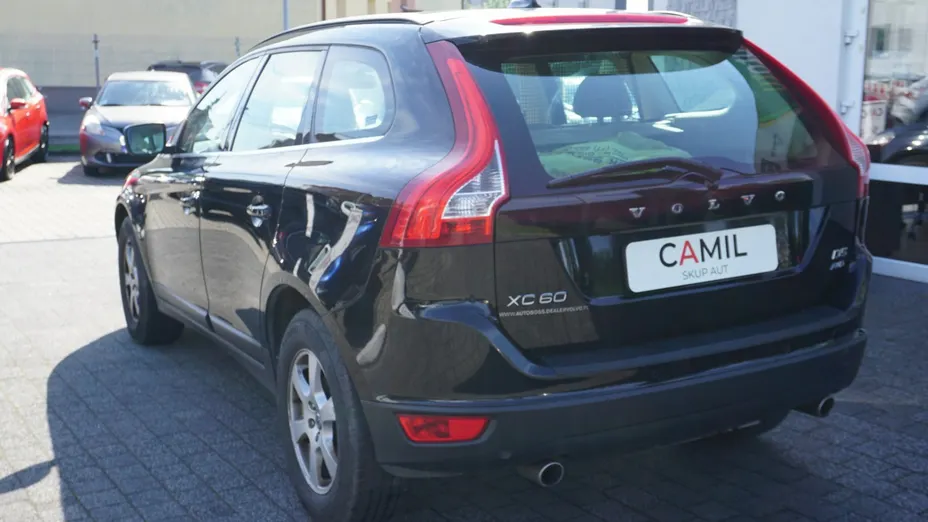 VOLVO XC60 -