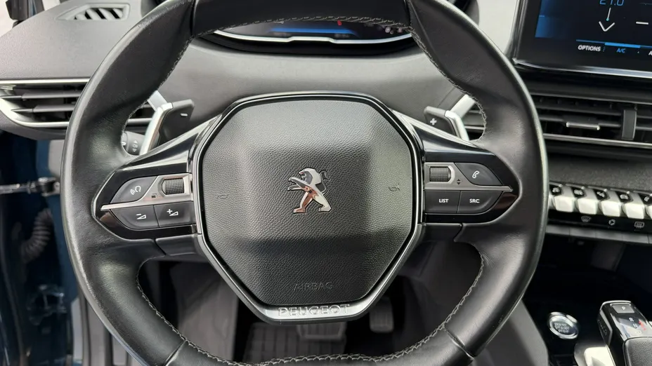 PEUGEOT 3008 -