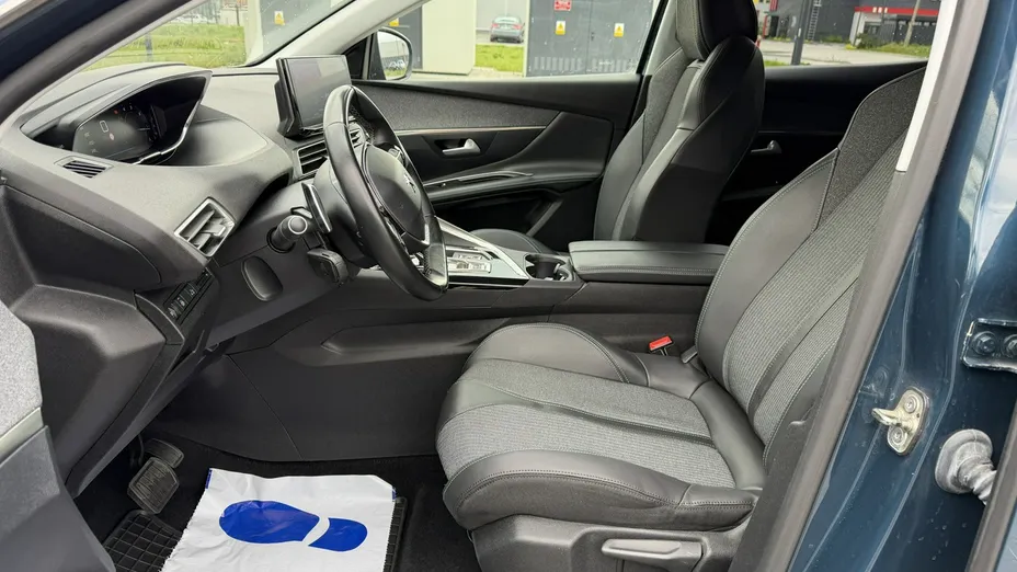 PEUGEOT 3008 -