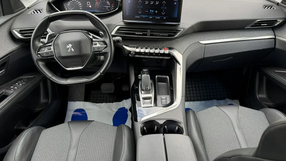 PEUGEOT 3008 -