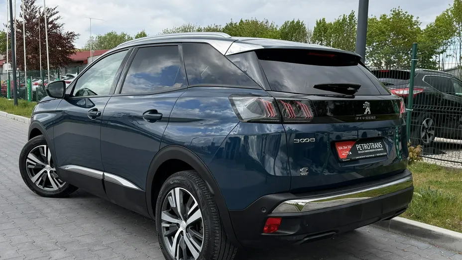 PEUGEOT 3008 -
