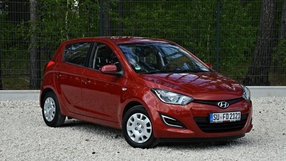 HYUNDAI i20 -