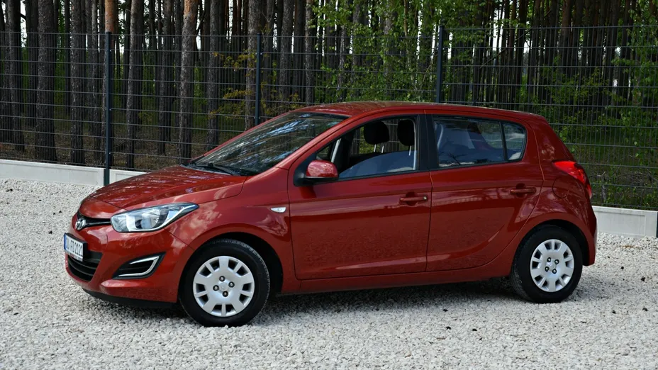 HYUNDAI i20 -