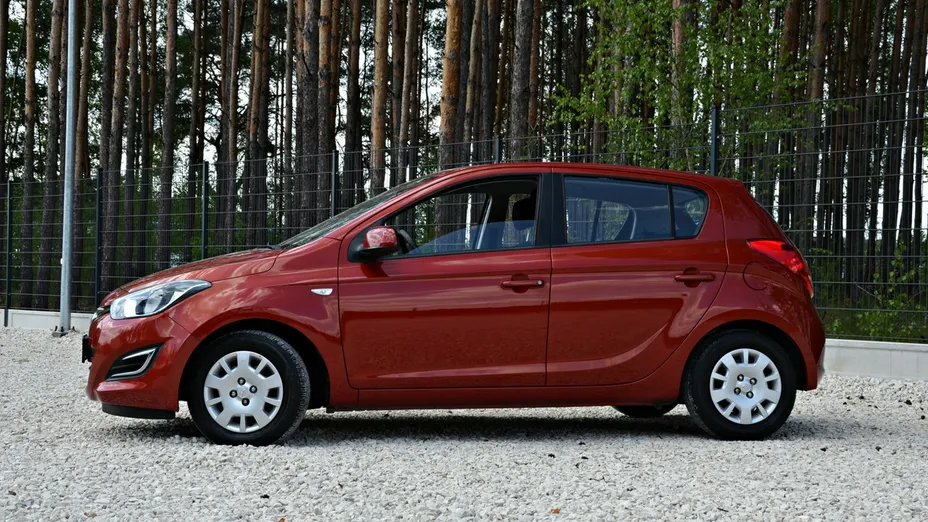 HYUNDAI i20 -