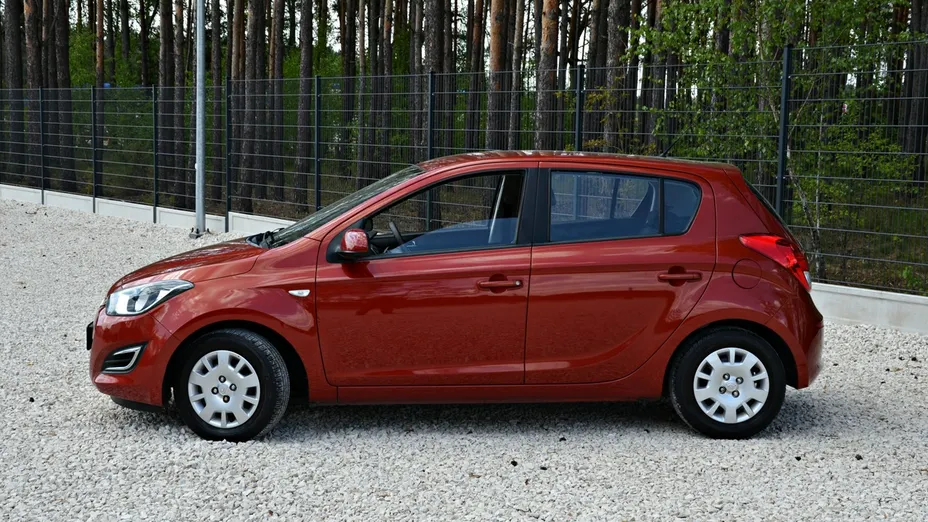 HYUNDAI i20 -