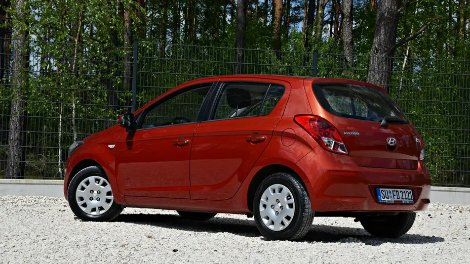 HYUNDAI i20 -