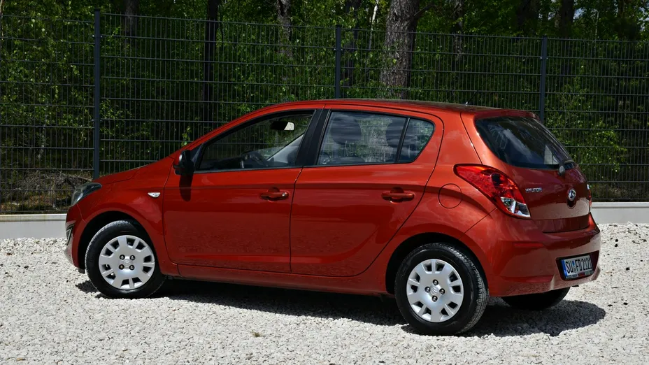HYUNDAI i20 -