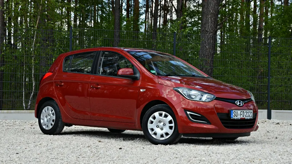 HYUNDAI i20 -