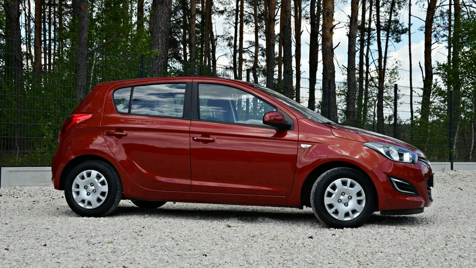 HYUNDAI i20 -