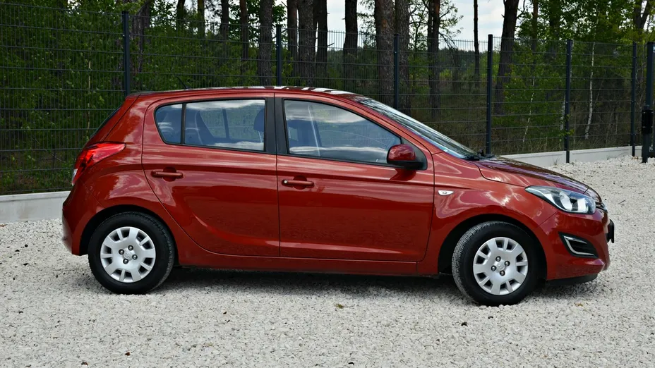 HYUNDAI i20 -