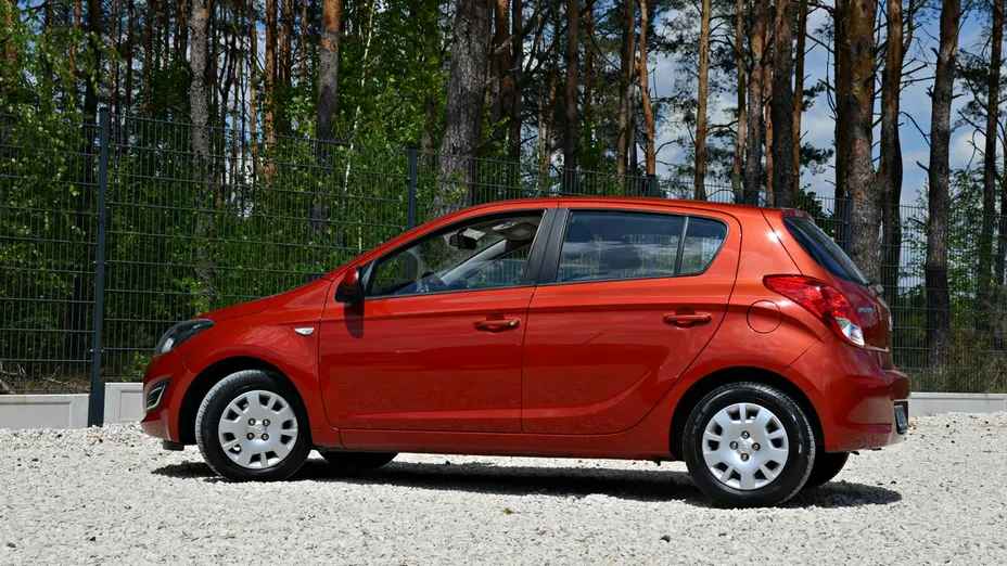 HYUNDAI i20 -