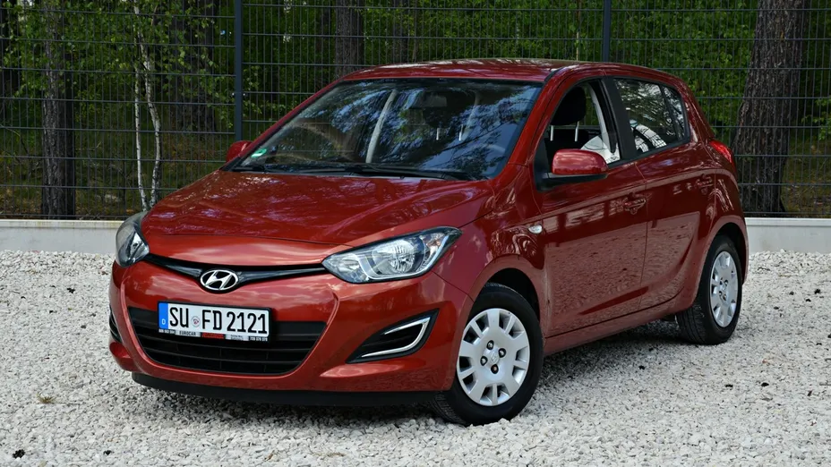 HYUNDAI i20 -