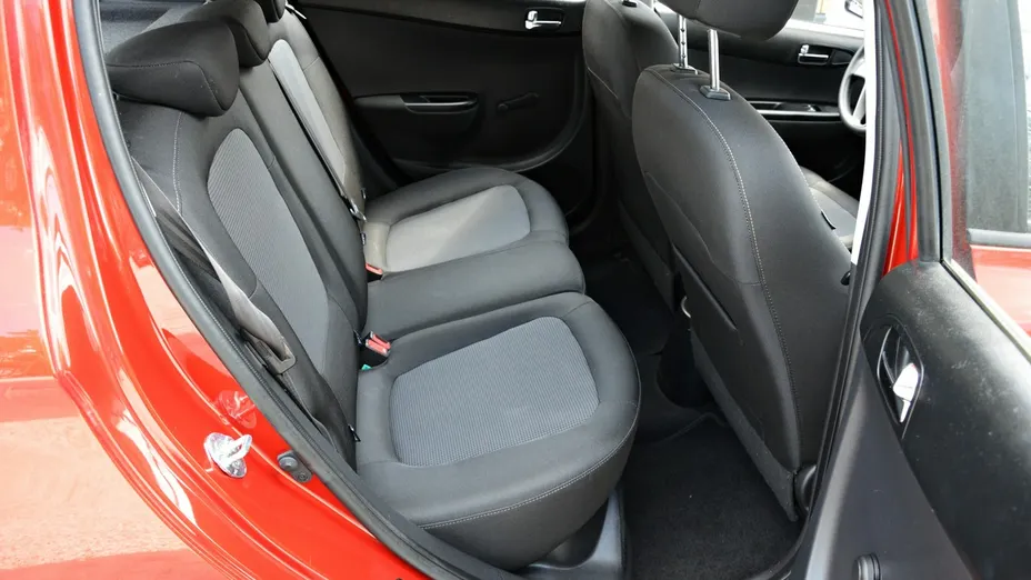 HYUNDAI i20 -