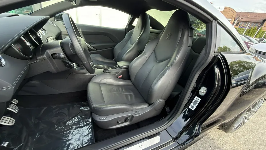 PEUGEOT RCZ -