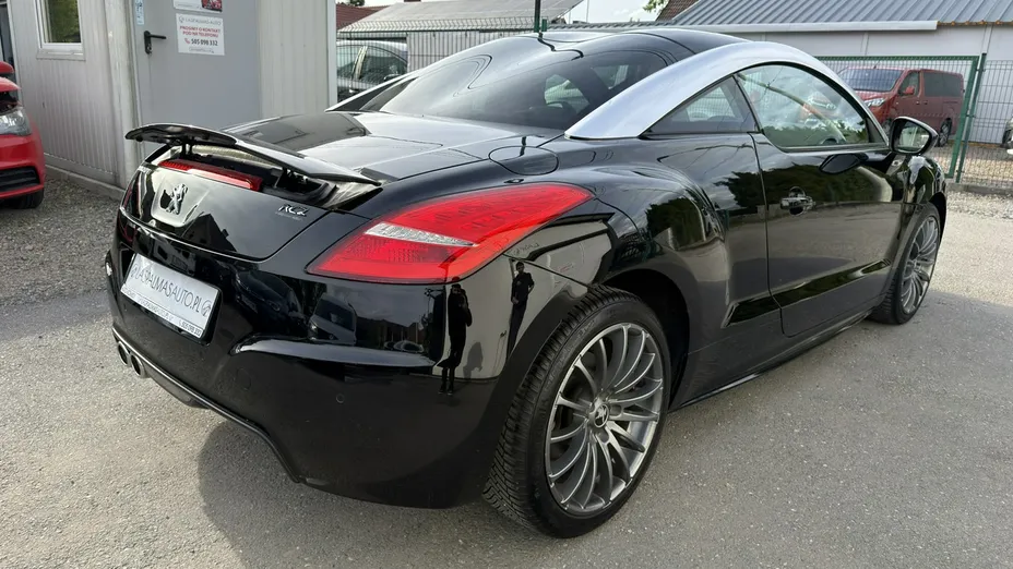 PEUGEOT RCZ -