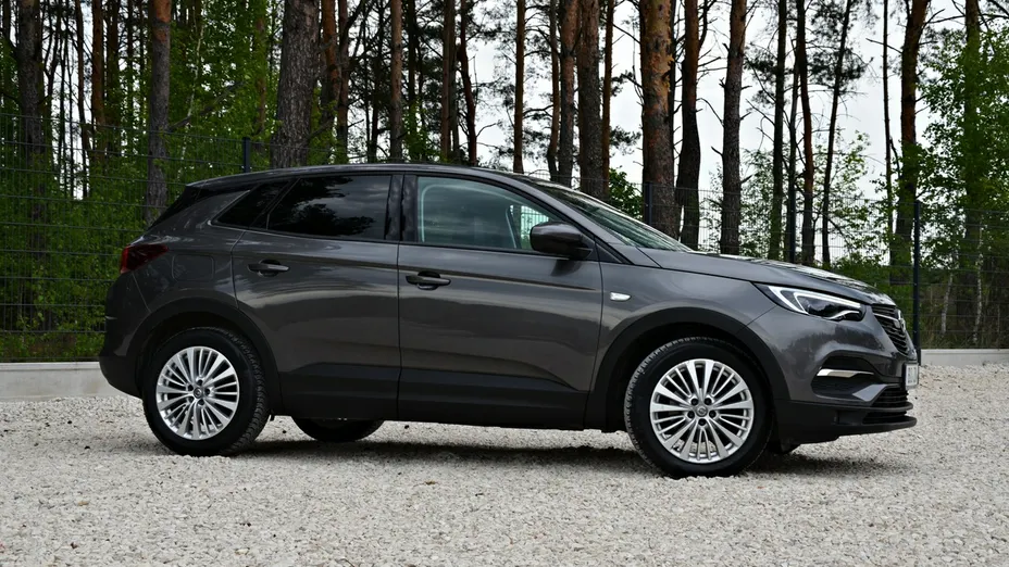 OPEL Grandland X -