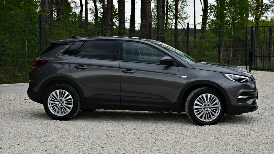 OPEL Grandland X -