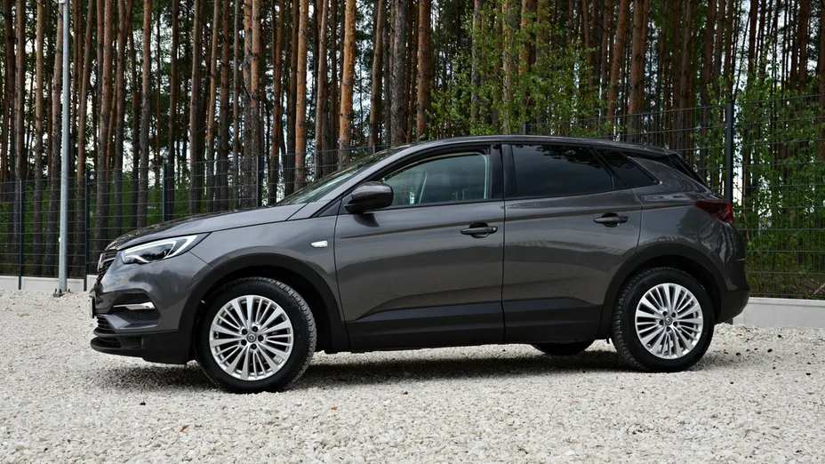 OPEL Grandland X -