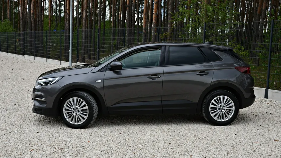 OPEL Grandland X -