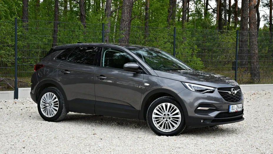 OPEL Grandland X -