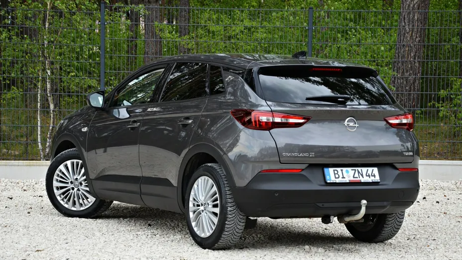 OPEL Grandland X -