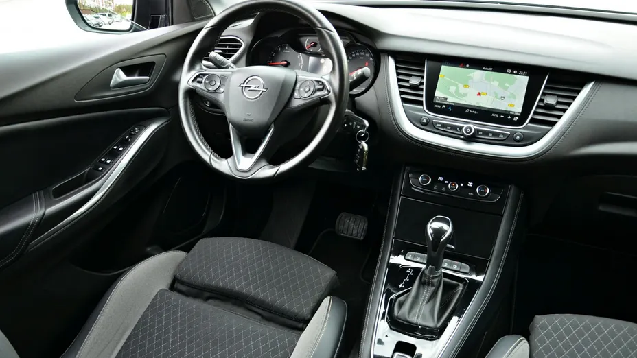 OPEL Grandland X -