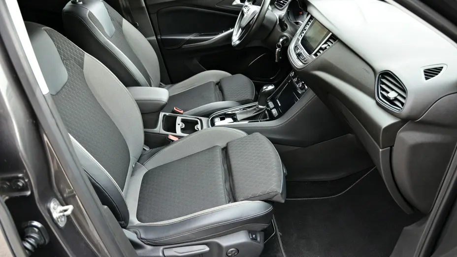 OPEL Grandland X -