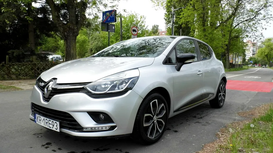 RENAULT Clio -