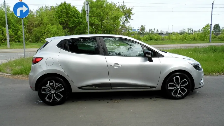 RENAULT Clio -