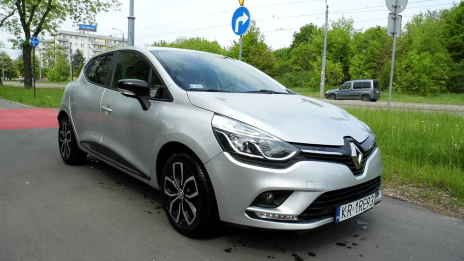 RENAULT Clio -