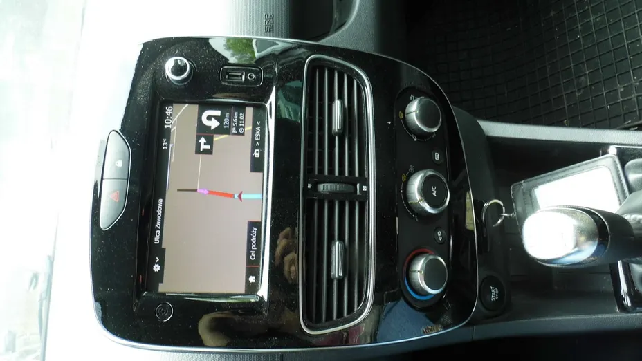 RENAULT Clio -