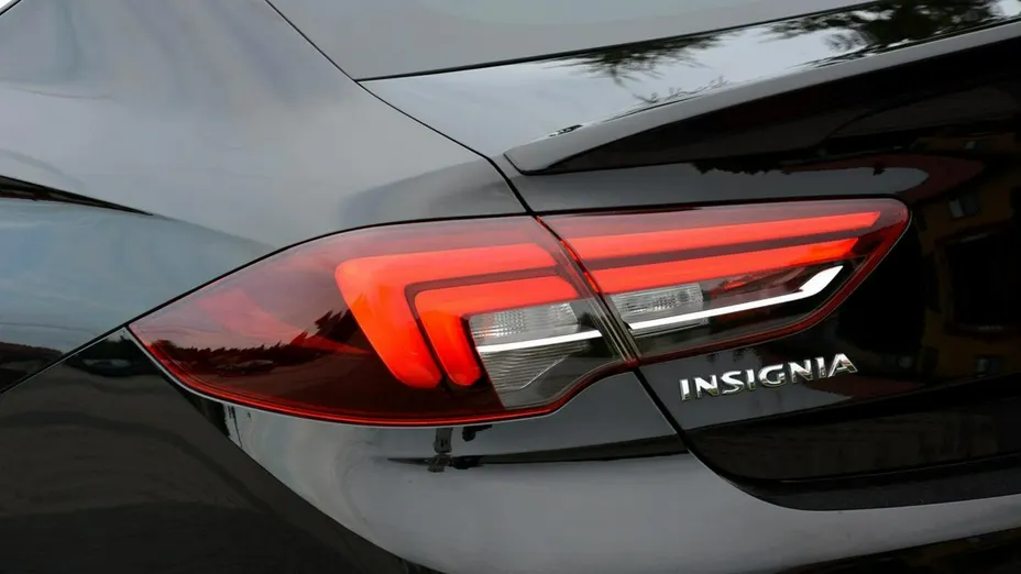 OPEL Insignia -