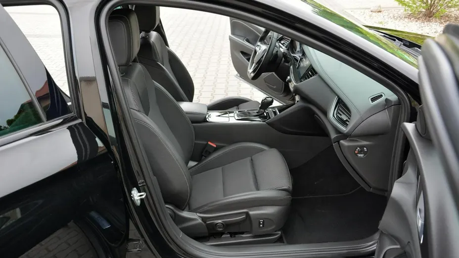 OPEL Insignia -