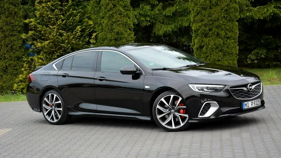 OPEL Insignia -