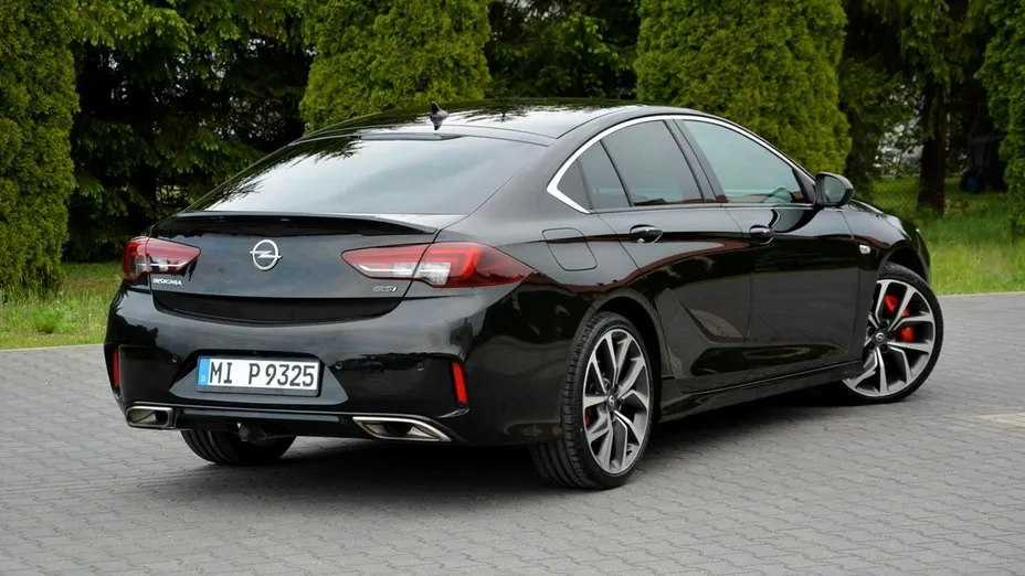 OPEL Insignia -