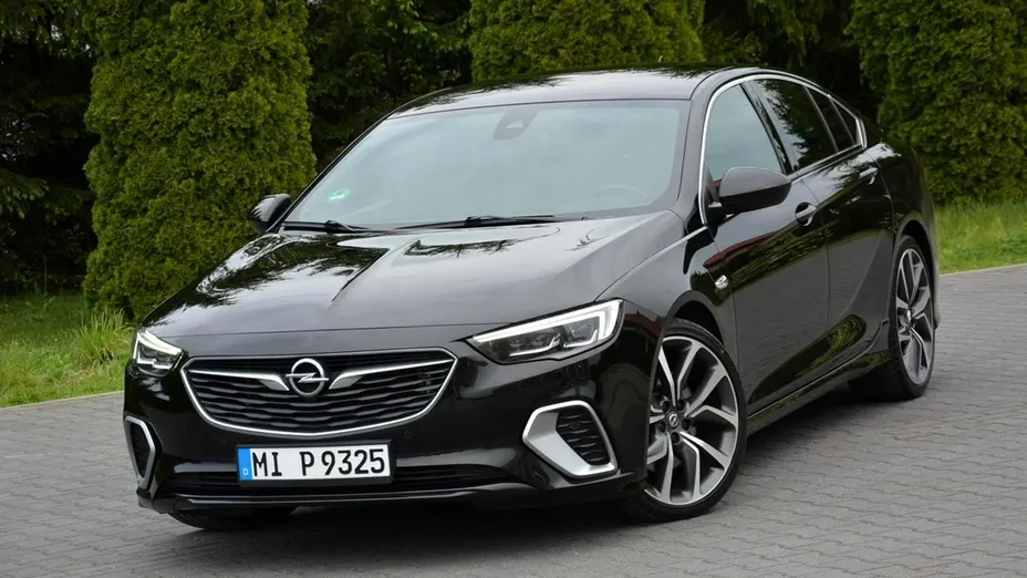 OPEL Insignia -