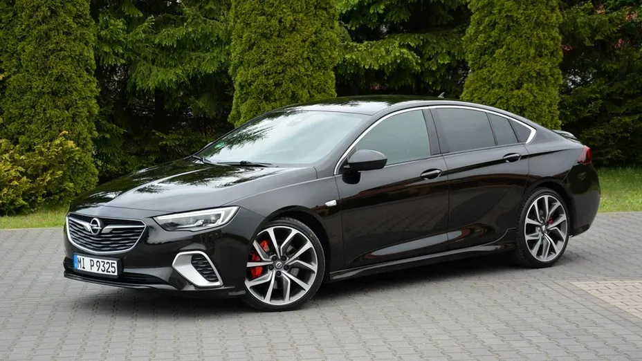 OPEL Insignia -