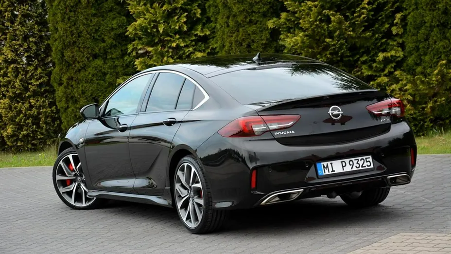 OPEL Insignia -