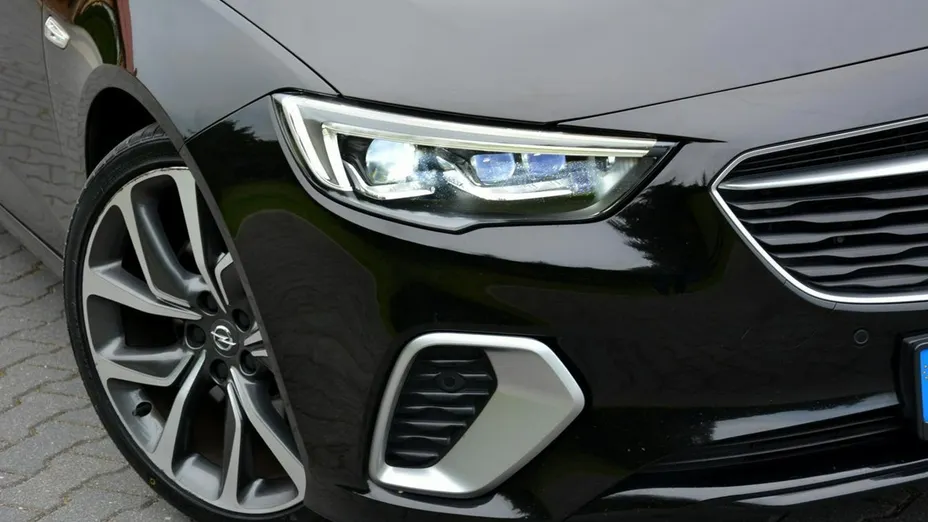 OPEL Insignia -