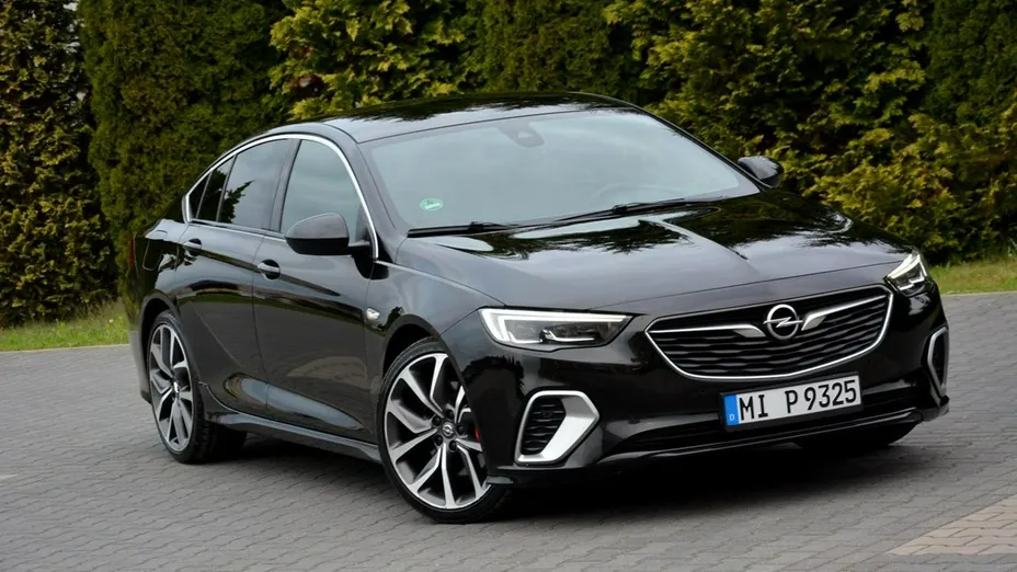 OPEL Insignia -