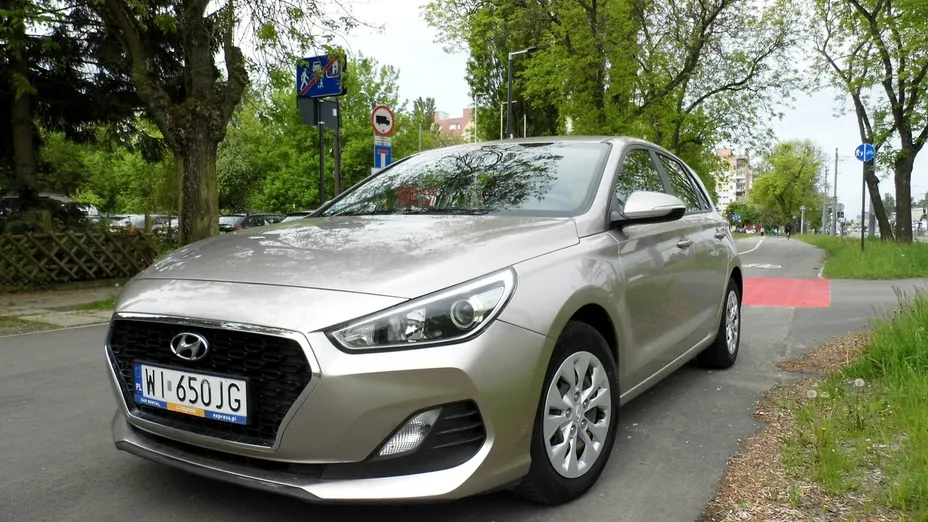HYUNDAI i30 -