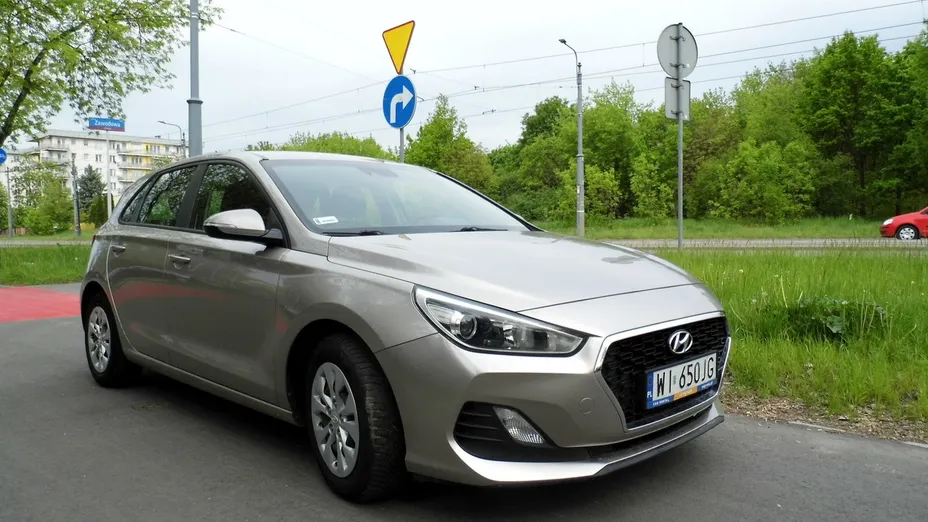 HYUNDAI i30 -
