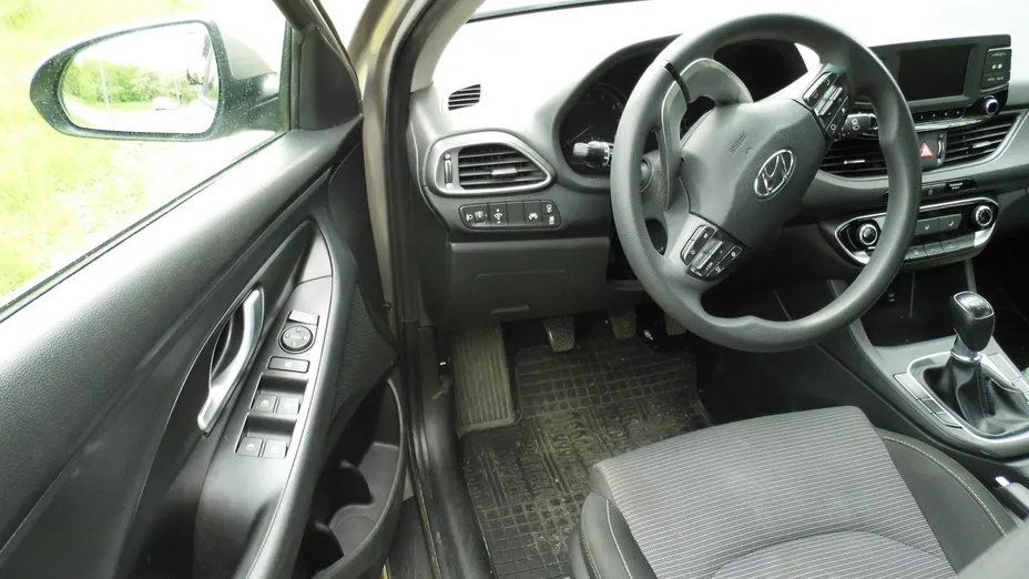 HYUNDAI i30 -