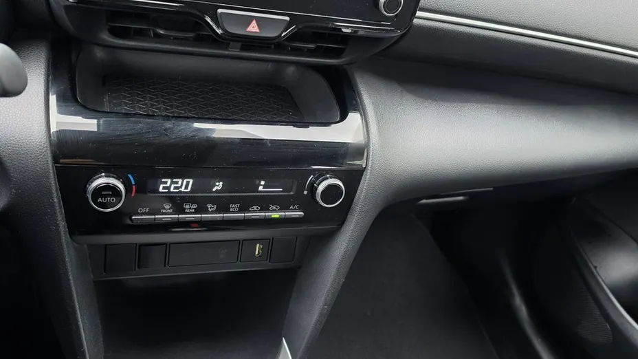 TOYOTA Yaris Cross -