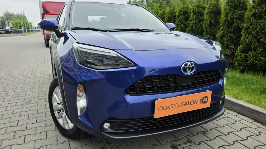 TOYOTA Yaris Cross -