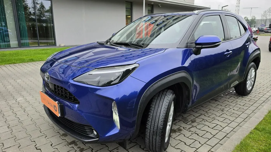 TOYOTA Yaris Cross -