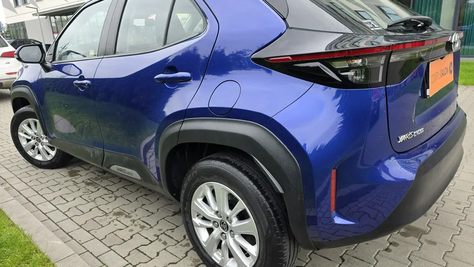 TOYOTA Yaris Cross -
