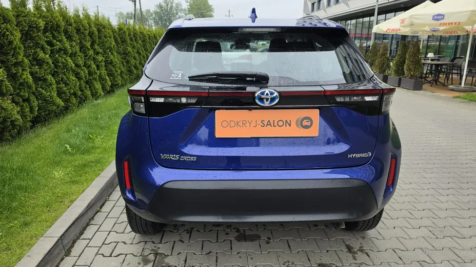 TOYOTA Yaris Cross -
